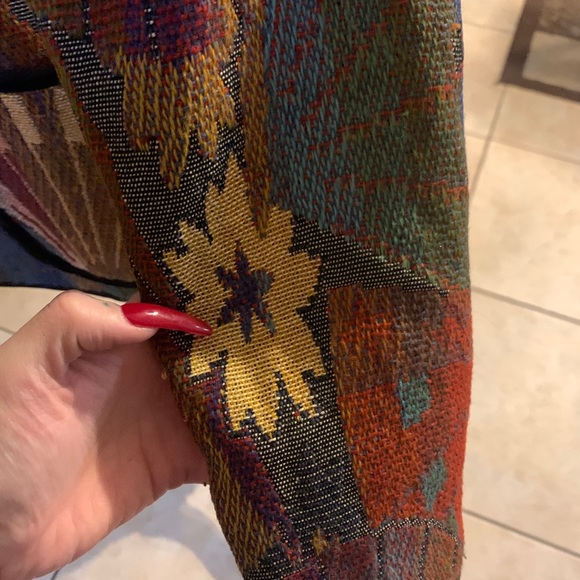 Above the Crowd sweater - Picture 5 of 5